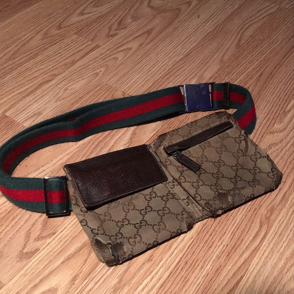 Authentic Vintage Gucci fanny belt bag